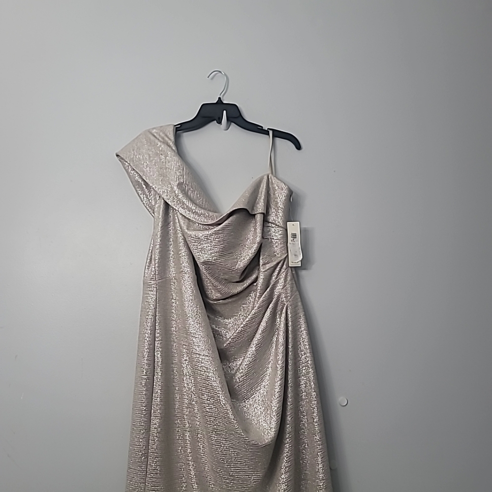 Eliza J Off-the-Shoulder Short Sleeve Side Ruched Foiled Knit Sheath Gown - Picture 8 of 11